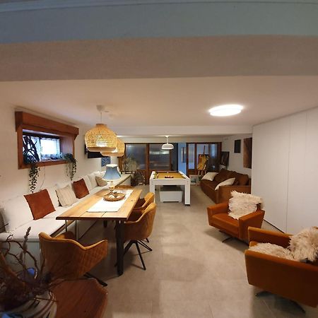 אומאג Apartments Eva מראה חיצוני תמונה