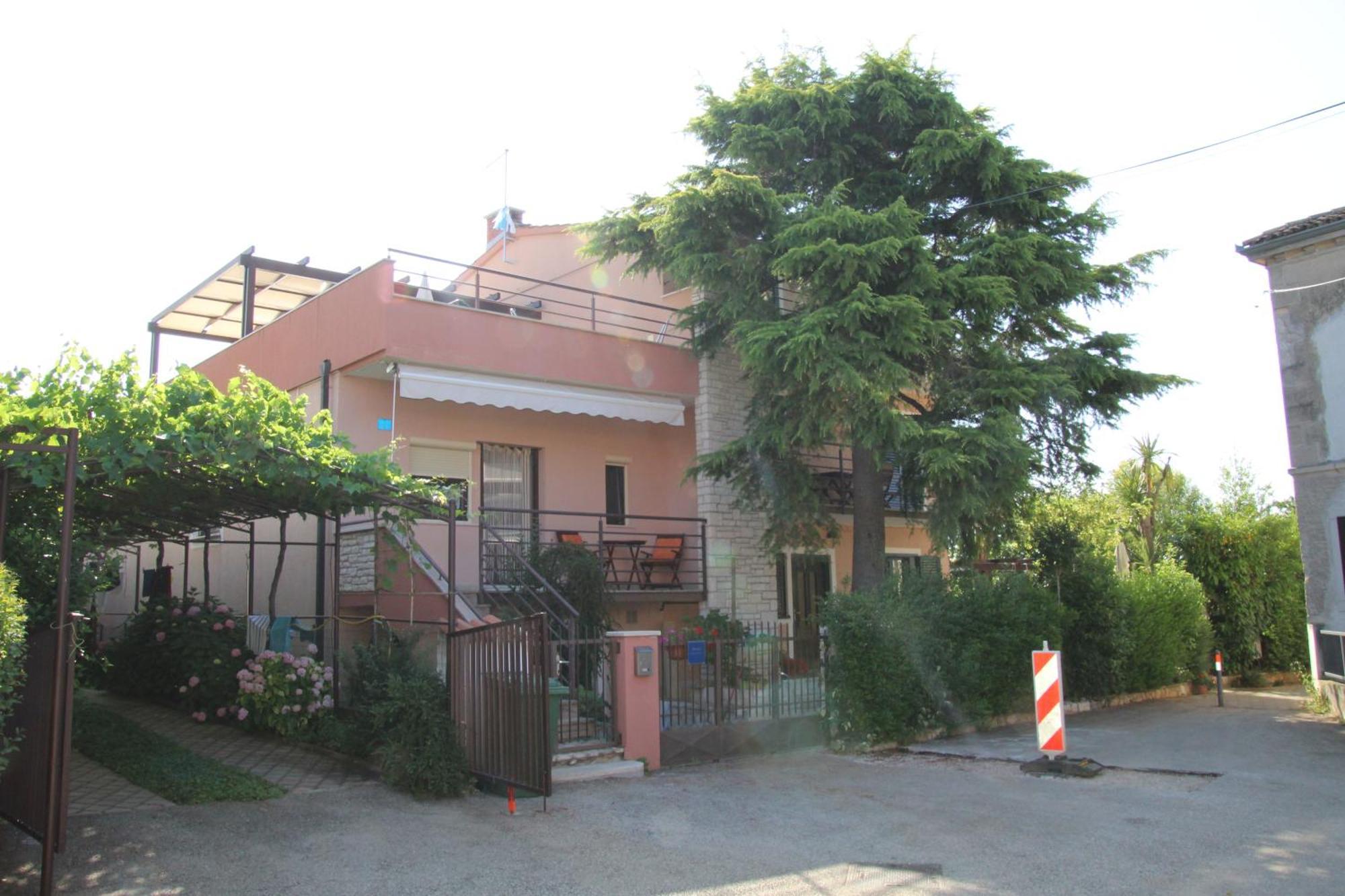 אומאג Apartments Eva מראה חיצוני תמונה