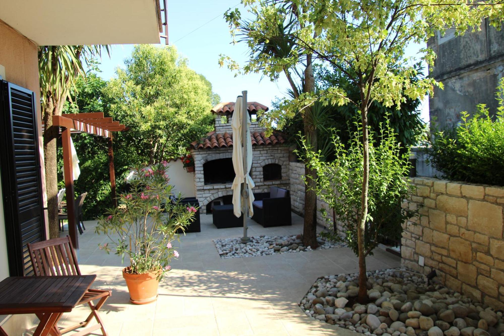 אומאג Apartments Eva מראה חיצוני תמונה