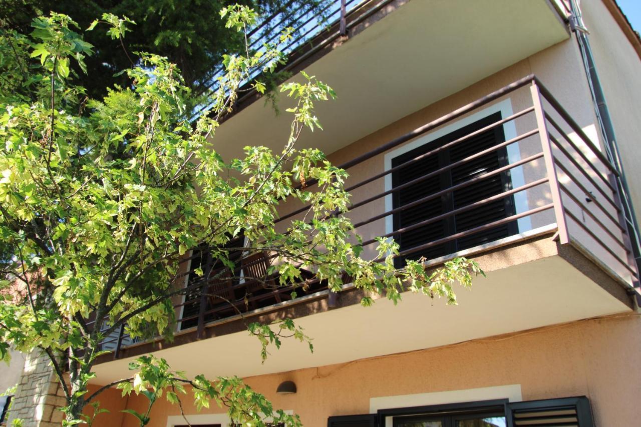 אומאג Apartments Eva מראה חיצוני תמונה